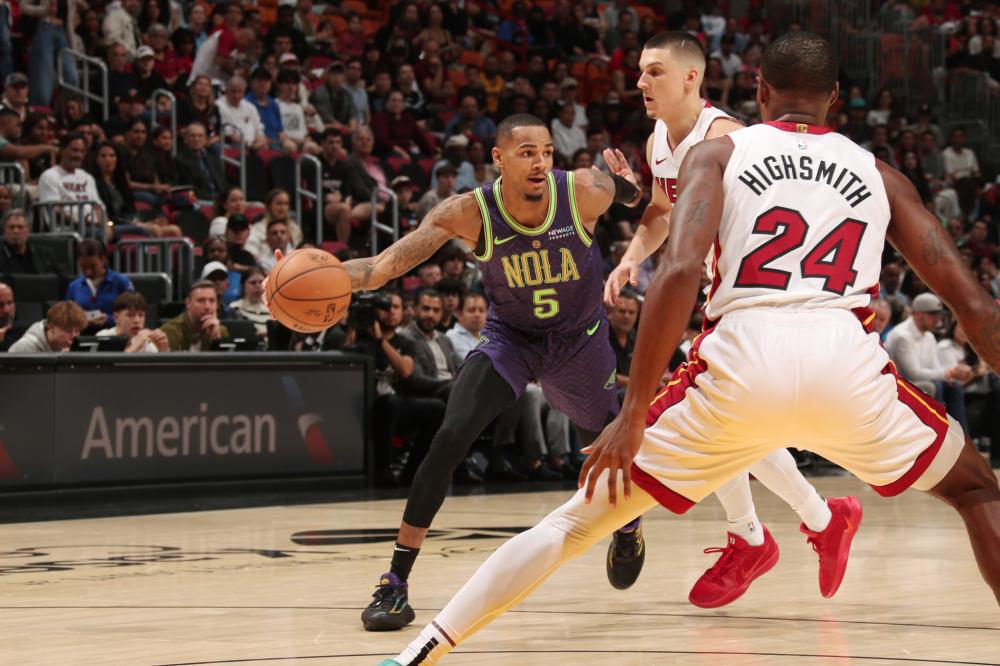 各占据两个 各占据两个